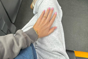 Blancmange Nails: Το Νέο Μανικιούρ της Άνοιξης 2025