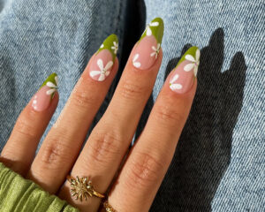 French manicure: Οι Τάσεις Που Κυριαρχούν Τώρα