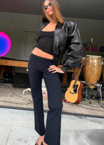 Αυτό Το Παντελόνι Είναι Η Νέα Fashion Εμμονή Της Hailey Bieber