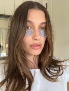 Η e.l.f. Beauty εξαγοράζει τη Rhode της Hailey Bieber σε συμφωνία-ορόσημο 1 δισ. δολαρίων