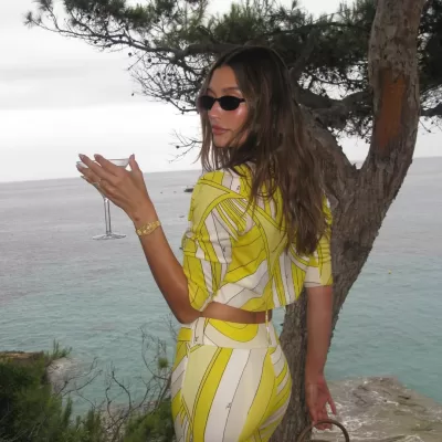 Η Hailey Bieber με Emilio Pucci: Το απόλυτο summer look